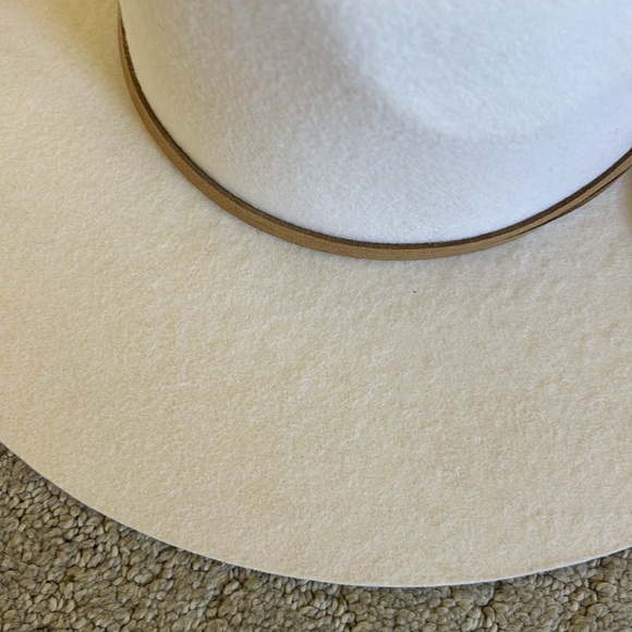 Aritzia Auxiliary Hat Size Small/Medium - Picture 3 of 4